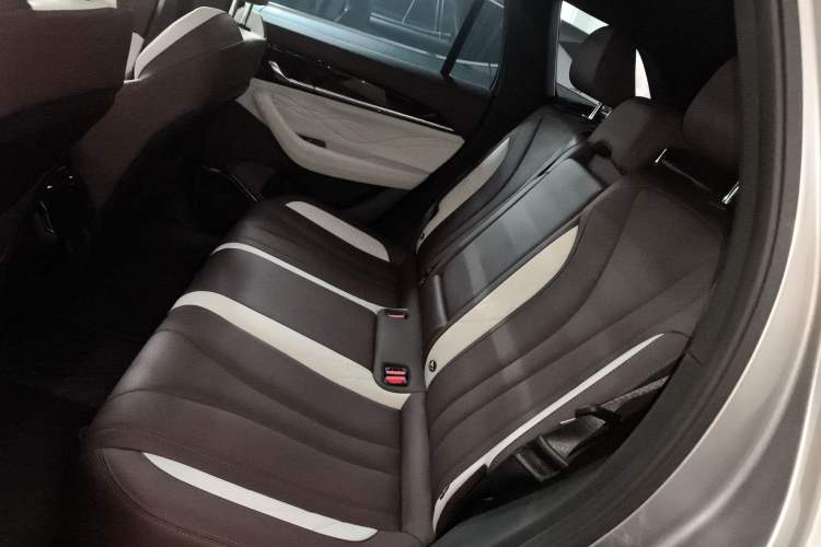 Used Geely Auto Monjaro L 2024 2.0TD High-Power Automatic Two-Wheel Drive Yunqi Version
