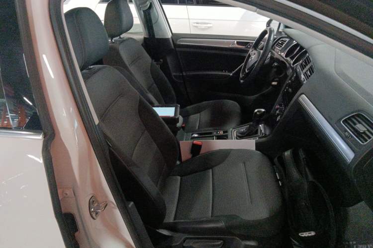 Used Volkswagen Golf 2019 1.6L Automatic Comfort Model China V Standard
