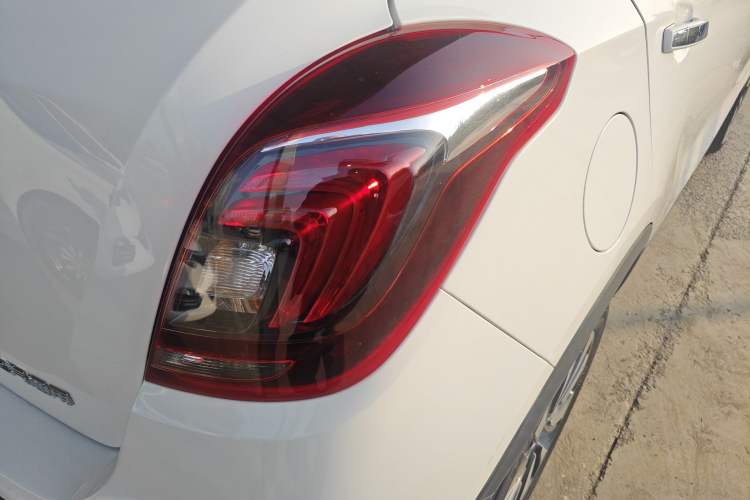 Used Buick Encore 2018 18T Automatic Two-Wheel Drive Urban Elite Model
