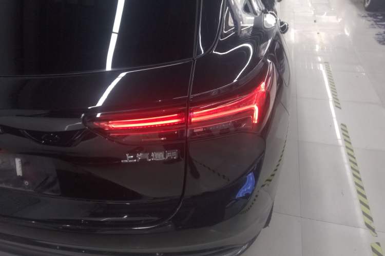 Used Buick Envision 2022 Encore S GS Two-Wheel Drive Smart Sport Model
