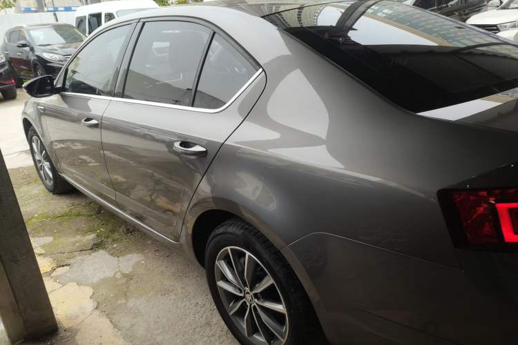 Used Skoda Octavia 2019 TSI230 DSG Smart & Comfort Edition China VI Standard