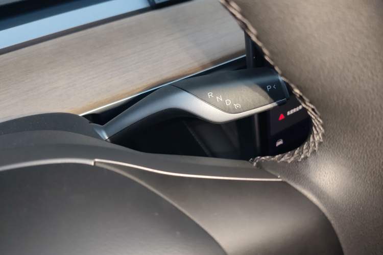 Used Tesla Model Y 2021 Long-Range All-Wheel-Drive Version
