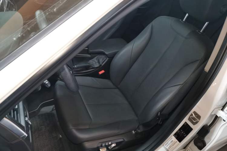 Used BMW 3 Series 2016 320i Fashion Model
