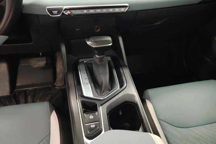 Used Geely Auto Emgrand S 2022 1.4T CVT Crossover Player Edition
