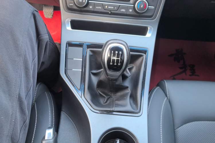 Used Geely Auto Emgrand 2019 Leading Edition 1.5L Manual Luxury Model China VI Standard