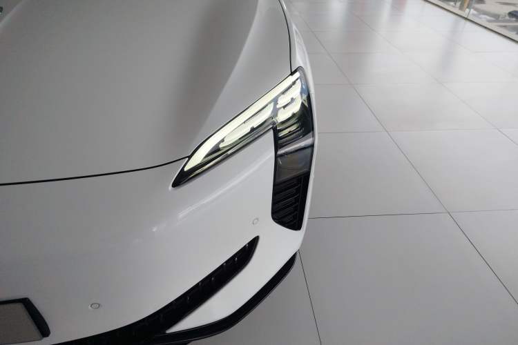 Used Hongqi EH7 2025 600 Smart Selection Edition
