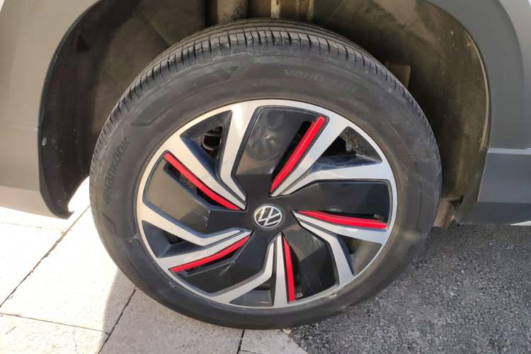 Used Volkswagen Tharu 2023 300TSI Two-Wheel-Drive Moon Luxury Edition