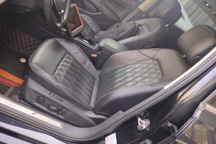 Used Volkswagen Passat 2021 330TSI Luxury Edition
