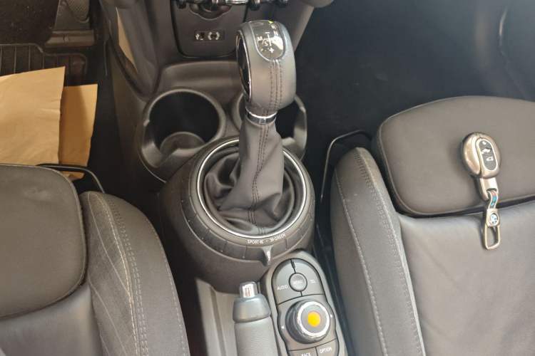 Used  MINI 2016 1.5T COOPER
