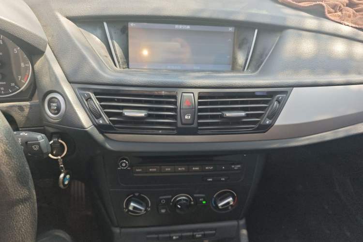 Used BMW X1 2014 sDrive18i manual model
