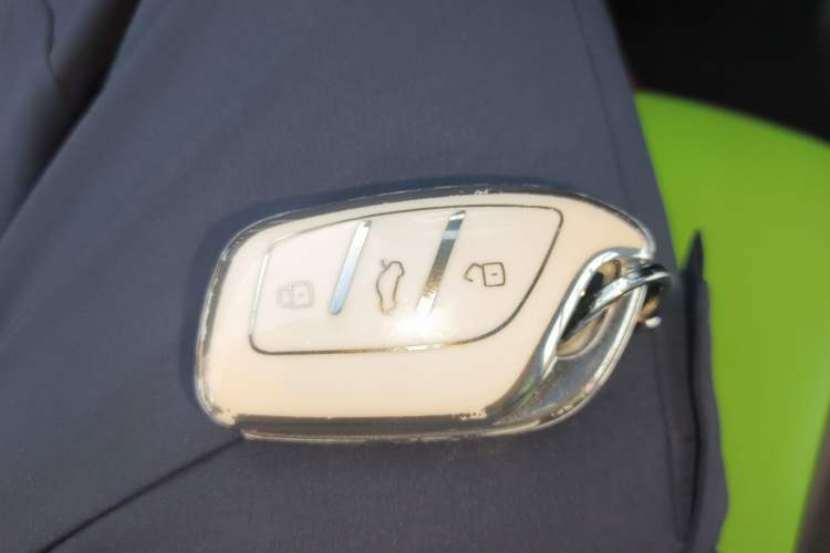 Used Roewe Clever 2021 302 km New Four-Seater Super-Efficient Version
