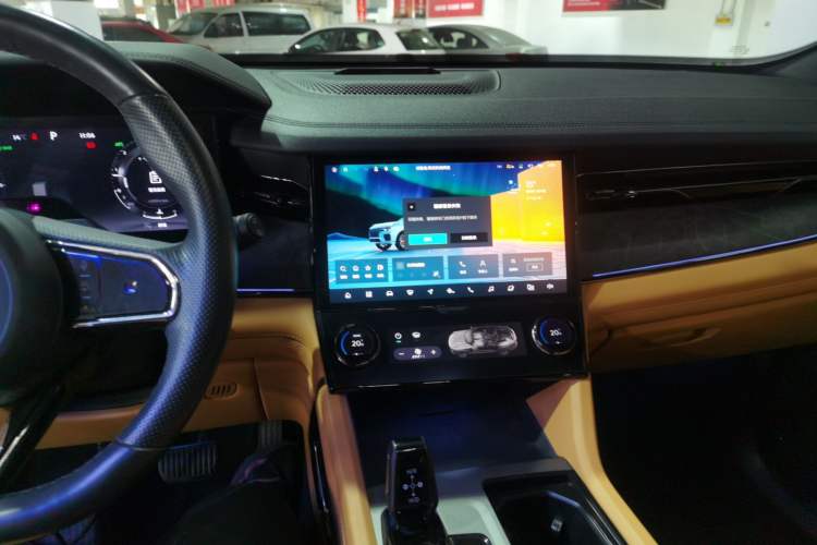 Used Lynk & Co 09 2021 2.0T Halo Six-Seater