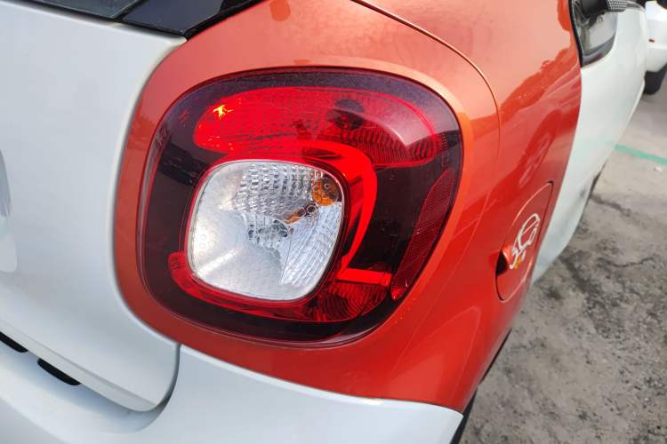 Used  fortwo 2015 1.0L 52 kW hardtop Dynamic version
