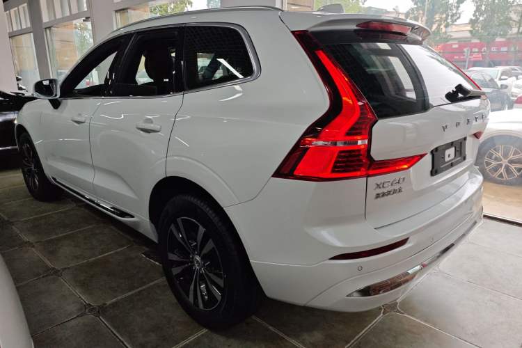 Used Volvo XC60 2023 B5 4x4 Smart Luxury Edition