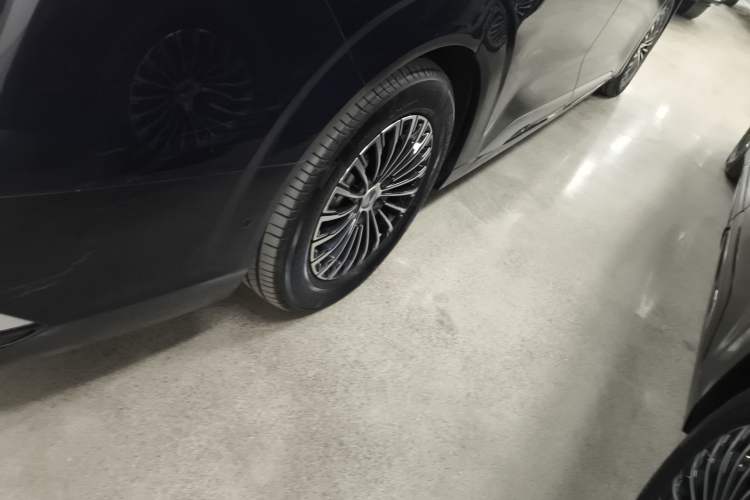 Used Denza D9 2022 DM-i 970 Four-Wheel Drive Flagship Model