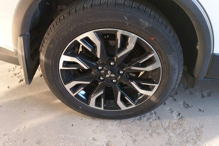 Used Mitsubishi Outlander 2019 2.0L Two-Wheel Drive Comfort Edition 5 Seats China VI Standard
