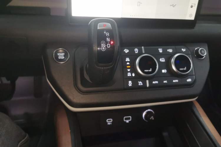 Used Land Rover Defender 2024 110 3.0T P400 X-DYNAMIC HSE
