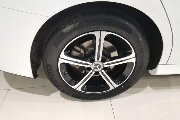 Used Mercedes-Benz A-Class 2022 Revised Version A 200 L Sport Sedan Fashionable Style
