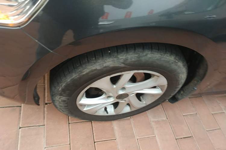 Used Citroen Elysee 2015 Zhishang Edition 1.6L Manual Fashion Model
