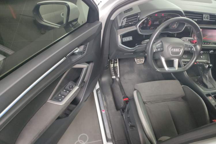 Used Audi Q3 2022 40 TFSI Fashion Dynamic Model