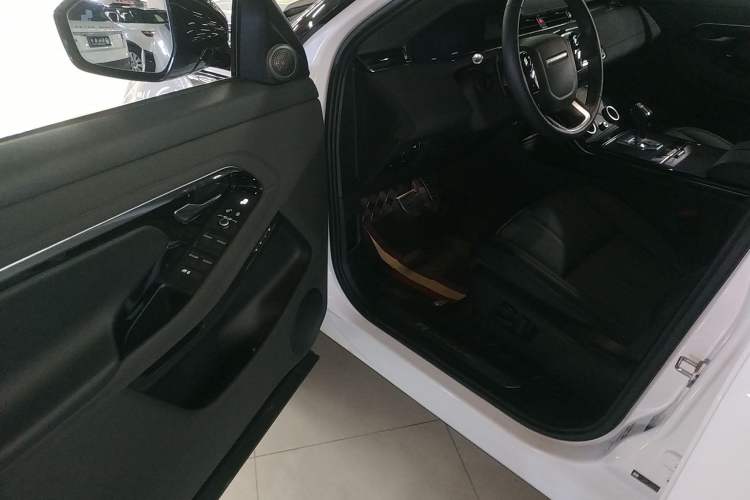 Used Land Rover Range Rover Evoque 2020 249 PS R-DYNAMIC S Blackened Sport Technology Edition
