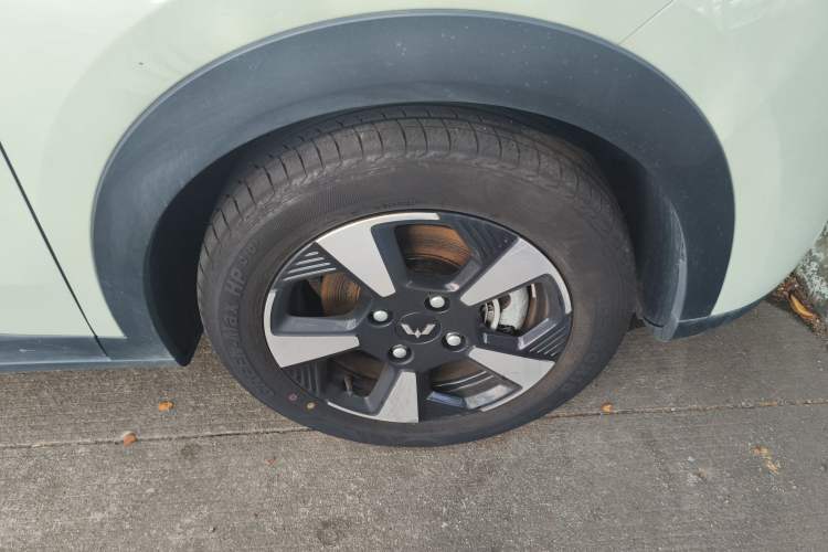 Used Wuling Bingo PLUS 2024 330 km Range Five-Seater Version
