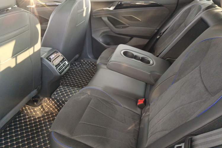 Used Volkswagen Tiguan L 2024 PRO 380TSI Four-Wheel Drive R-Line Prestige Edition
