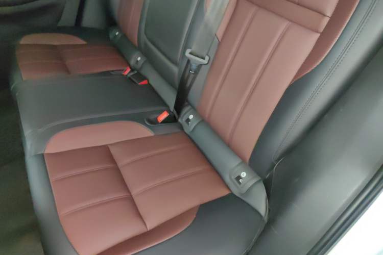 Used Land Rover Range Rover Evoque 2021 Range Rover L 249 PS R-Dynamic SE Luxury Edition
