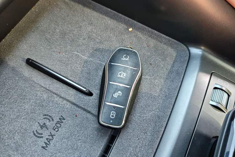 Used BYD Song L EV 2025 Intelligent Driving Version 662 km LiDAR Excellence Edition