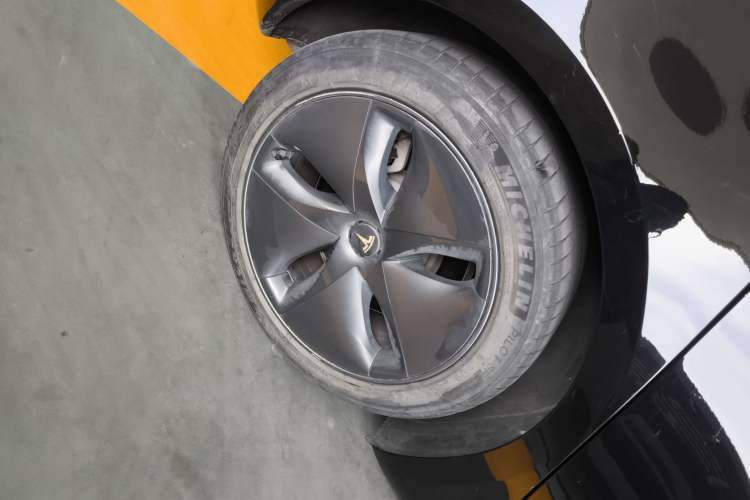 Used Tesla Model 3 2020 Long-Range Rear-Wheel-Drive Version