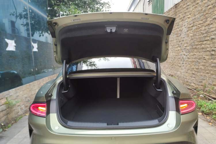 Used  SU7 2024 Rear-Drive Long-Range Intelligent Driving Version
