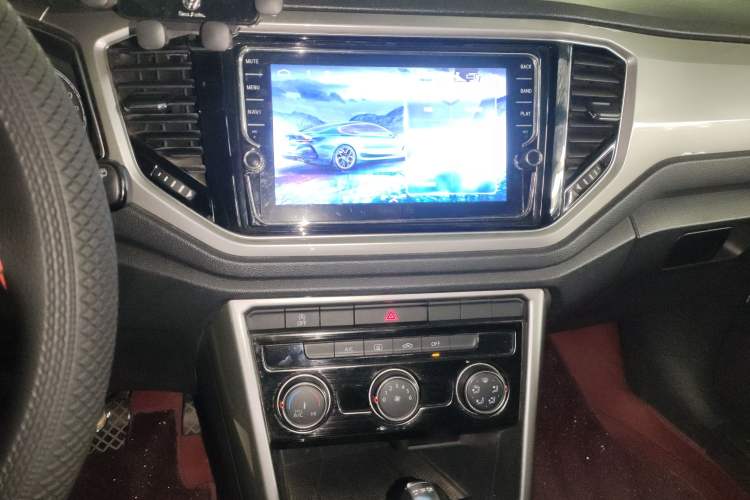 Used Volkswagen T-ROC 2018 230TSI DSG Two-Wheel Drive Advanced Version China V Standard
