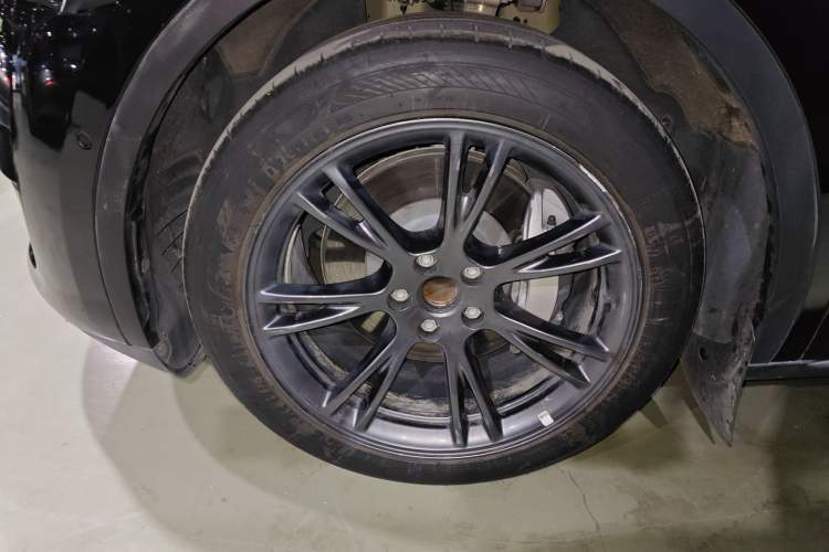 Used Tesla Model Y 2023 Rear-Wheel-Drive Version
