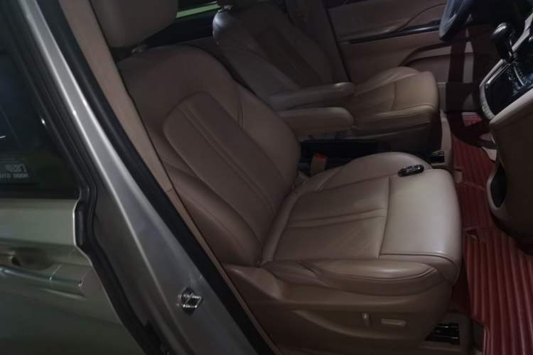 Used Buick GL8 2017 ES 28T Luxury Model China V Standard
