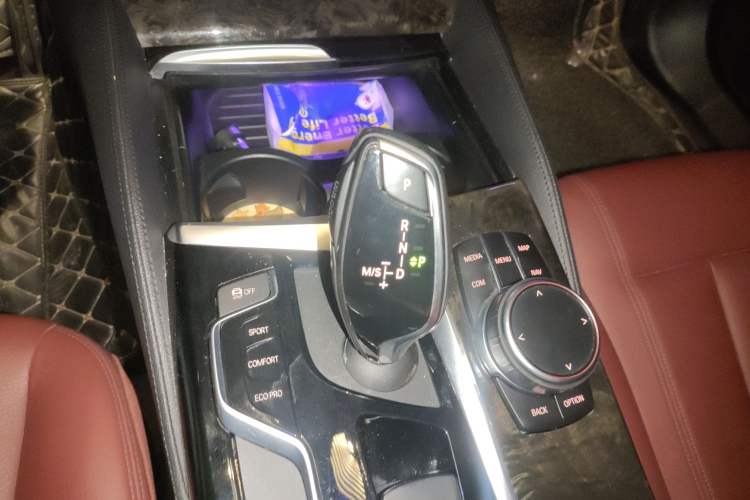 Used BMW 5 Series 2019 Facelifted 530Li Leading Edition M Sport Package
