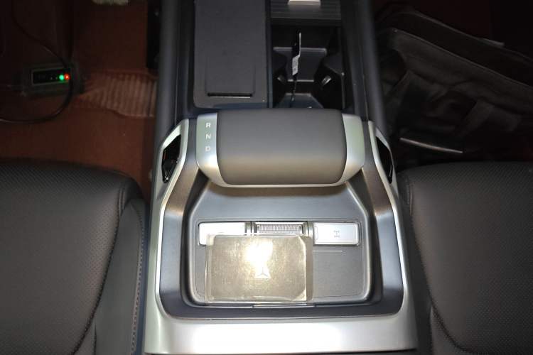 Used Deepal G318 2024 Four-Wheel-Drive Air Suspension Model
