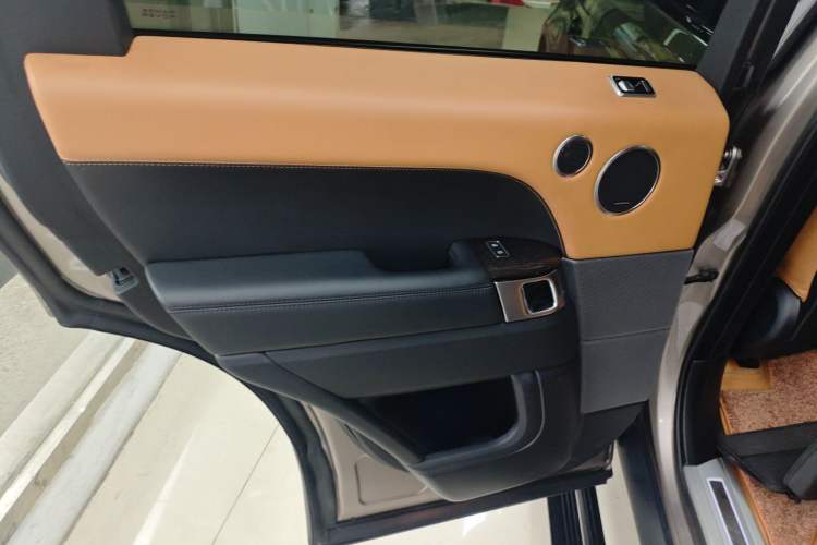 Used Land Rover Range Rover Sport 2021 3.0 L6 YAO Black Edition
