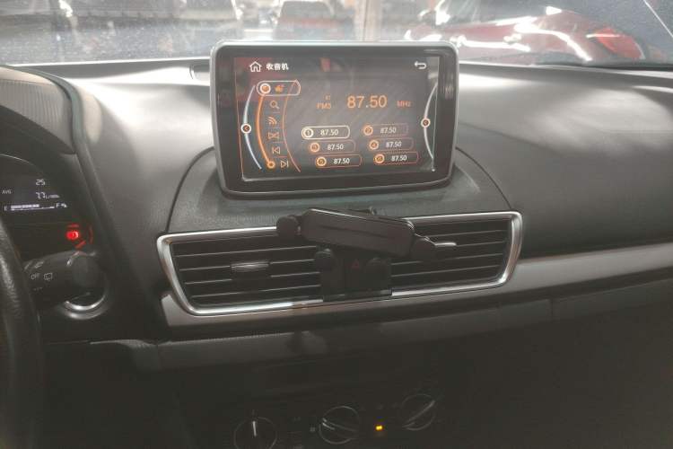 Used Mazda Mazda 3 Axela 2016 Hatchback 1.5L Automatic Comfort Model