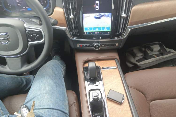 Used Volvo S90 2024 B5 Zhiyi Luxury Edition