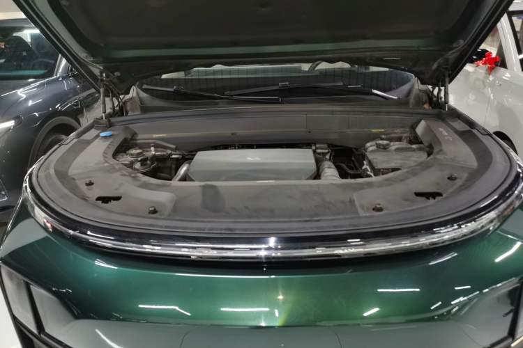 Used Li Auto L8 2023 Pro Model
