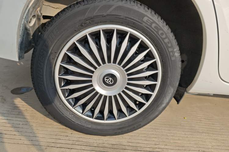 Used Toyota YARiS L Zhi Xian 2016 Revised 1.5E CVT Charming Edition