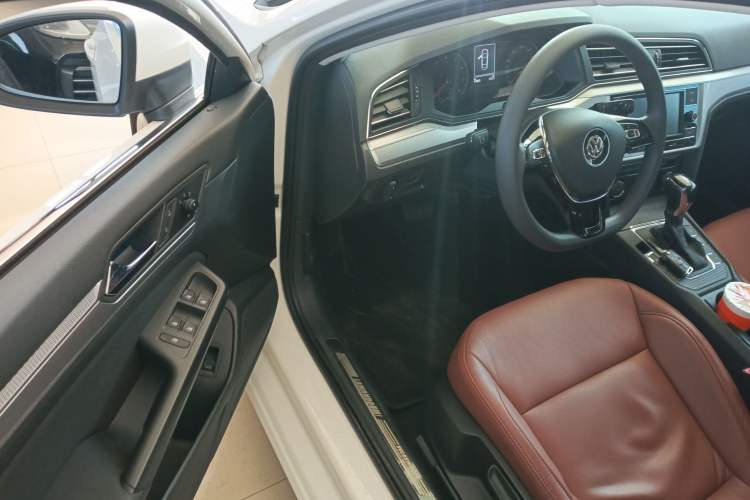 Used Volkswagen Lamando 2019 230TSI DSG Vision Edition China VI Standard
