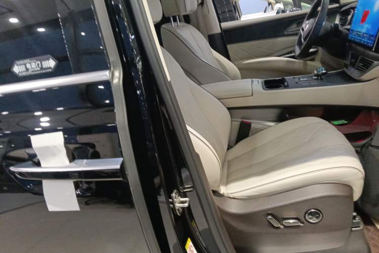 Used Denza D9 2024 DM-i 980 Four-Wheel Drive Prestige Model