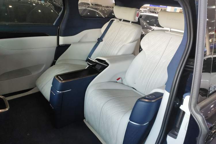 Used Buick GL8 2020 Avenir Avia Four-Seat Luxury Edition
