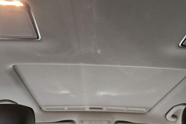 Used Mercedes-Benz E-Class 2017 E 300 L Sporty and Stylish Model
