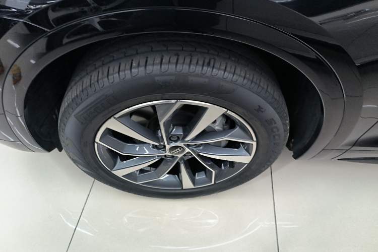 Used Audi Q5L 2023 40T Luxury Dynamic Model