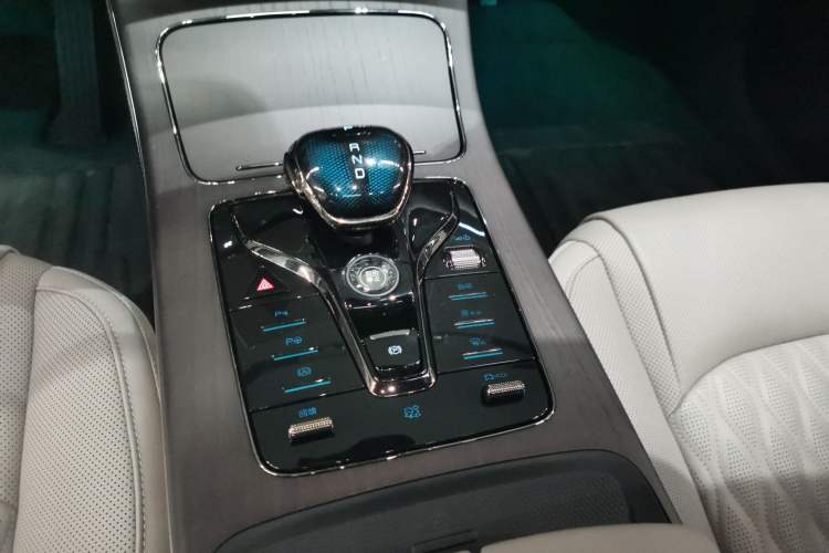 Used BYD Han 2025 EV with 701 km of Laser Radar-Enabled Intelligent Driving
