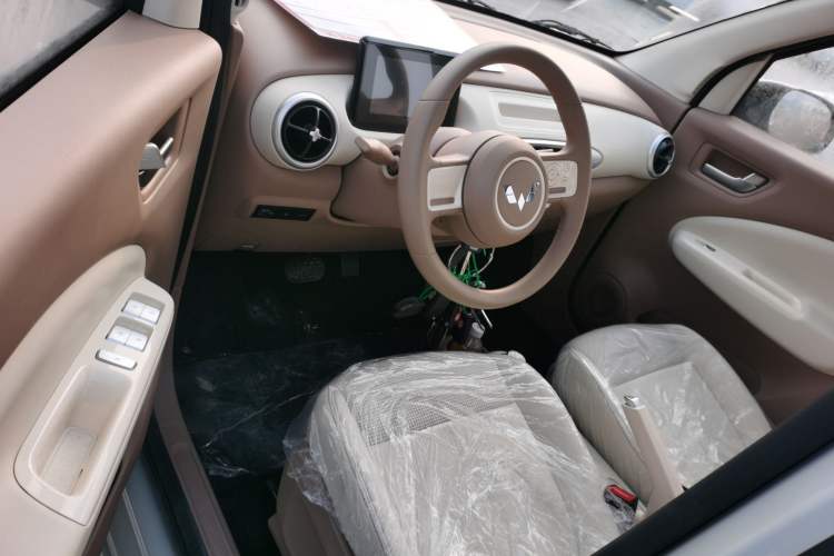 Used Wuling Hongguang MINIEV 2025 Four-Door Version Advanced Edition