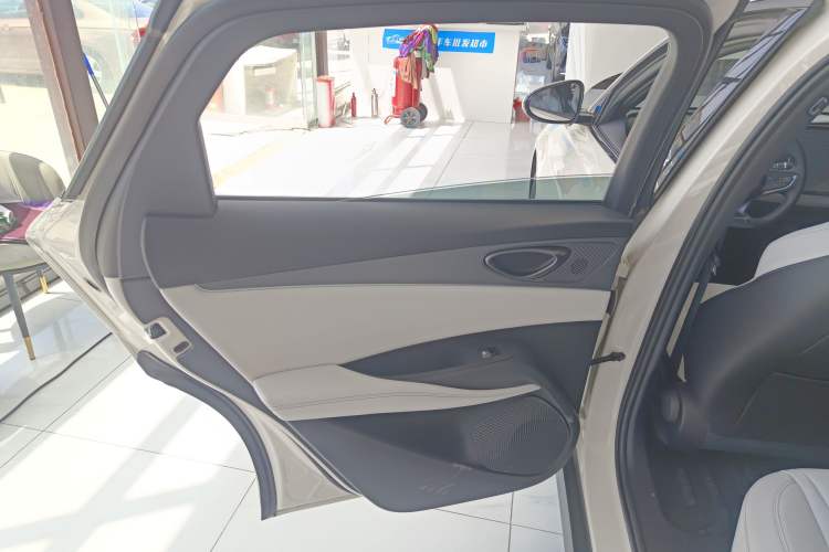 Used BYD Seal 06 New Energy 2024 DM-i 80KM Luxury Model
