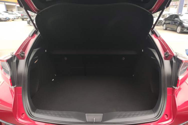 Used Toyota C-HR 2018 2.0L Luxury Sunroof Version China VI Standard
